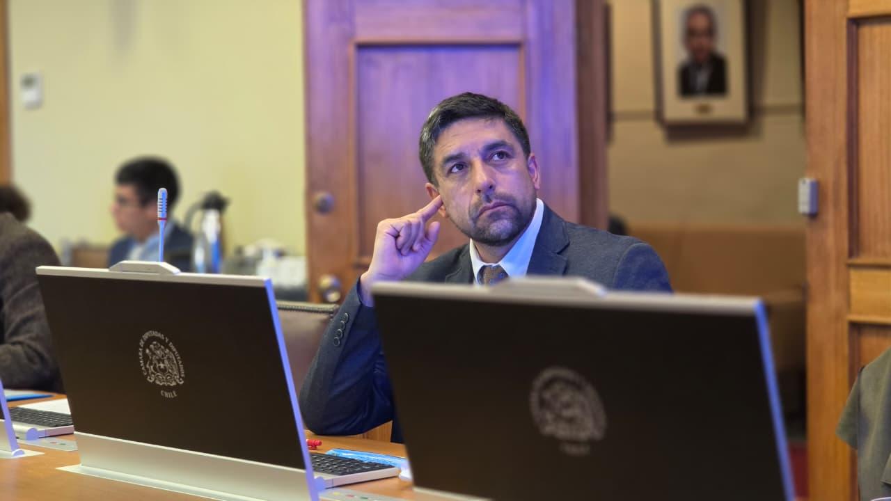 “EL SALMÓN DE NUESTRA REGIÓN TAMBIÉN DEBE LLEGAR A LOS ESTUDIANTES”